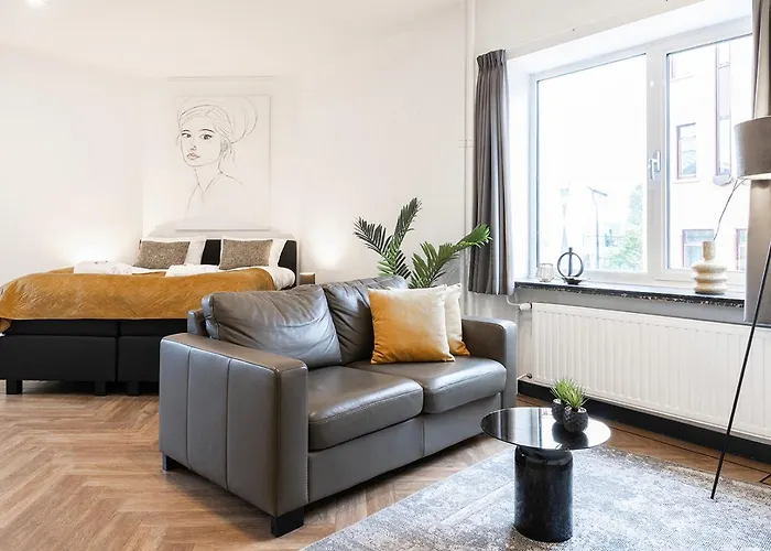 Διαμέρισμα Modern Studio In Kitchen And Bathroom Τίλμπουργκ