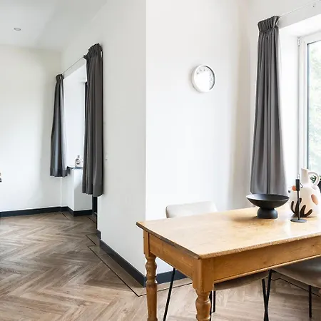 Appartement Modern Studio In Kitchen And Bathroom *