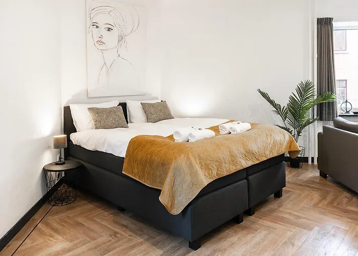 Apartman Modern Studio In Kitchen And Bathroom Tilburg